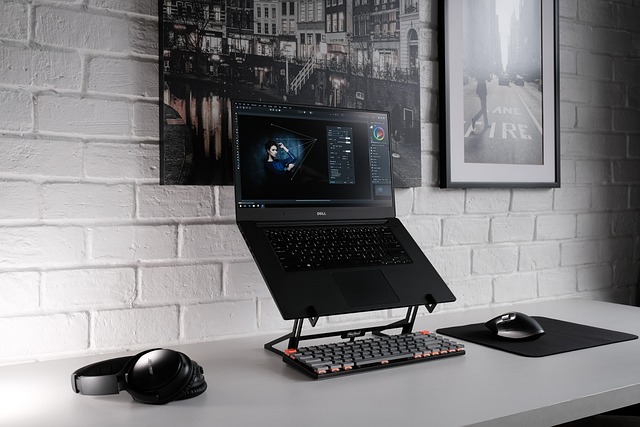 1775799828567012.jpg laptop-6332543_640.jpg